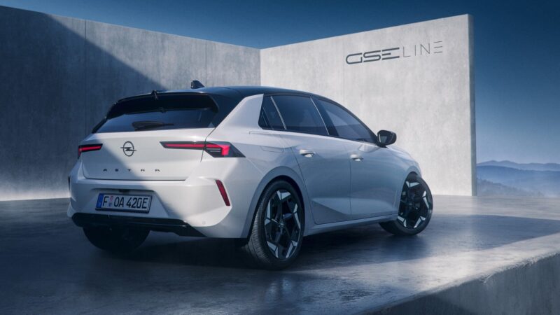 Opel Astra GSE Line: al Salone di Parigi il nuovo allestimento dallo stile GSE - foto 1