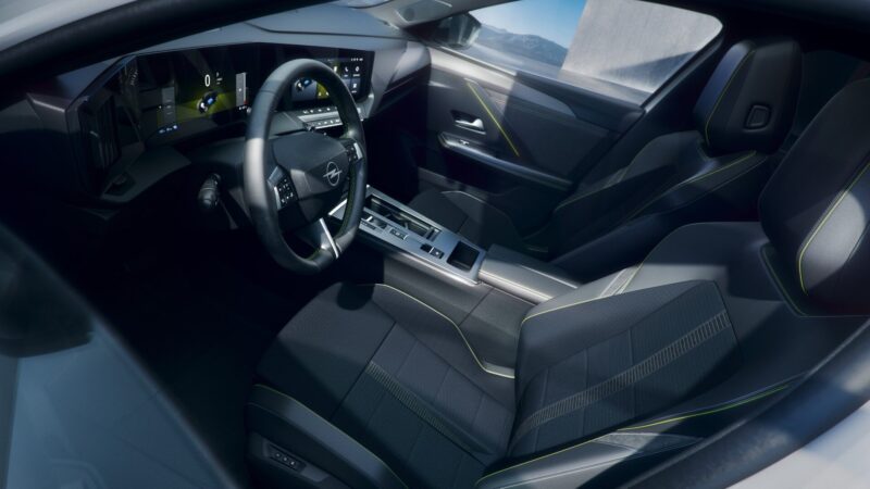 Opel Astra GSE Line: al Salone di Parigi il nuovo allestimento dallo stile GSE - foto 4